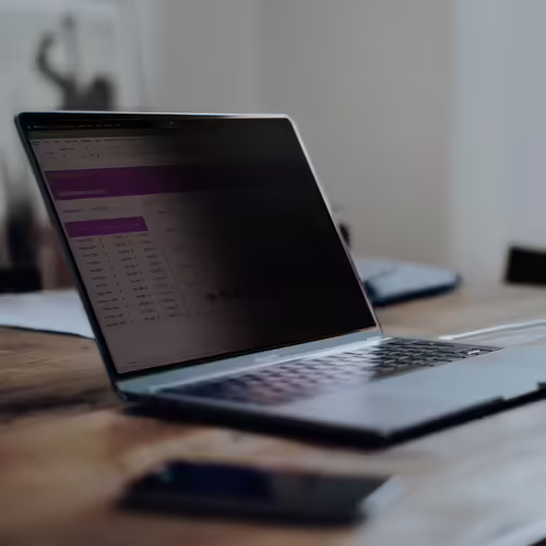 StarTech.com Filtro de Privacidad para Portátil de 14in para MacBook Pro 21/23 | 142MM-PRIVACY-SCREEN | 0065030901956 imagen 7