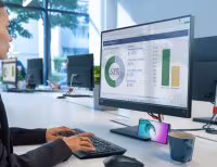 Imagen de Lenovo ThinkCentre neo 50a 24 Intel® Core™ i5 60,5 cm (23.8``) 1920 x 1080 Pixeles 8 GB DDR5-SDRAM 256 GB SSD PC todo en uno Windows 11 Pro Wi-Fi 6