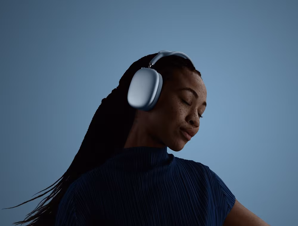 Imagen de Apple auriculares de diadema airpods max con microfono y cancelacion de ruido con modo de sonido ambiente bluetooth audio compartido cambio automatico y deteccion de uso carga por usb-c color purpura